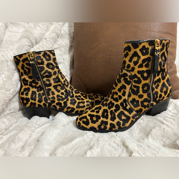 New Michael Kors booties size 8 - Picture 5 of 16